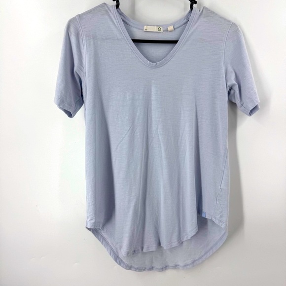 Tasc Lavender Relaxed Short Sleeve lightweight Athletic Tee - Picture 1 of 8